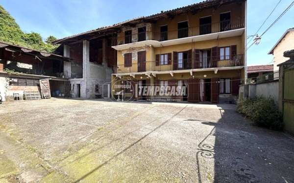 casa indipendente in vendita a Caravino in zona Masino