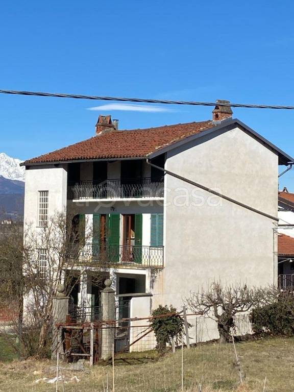 casa indipendente in vendita a Caravino in zona Masino