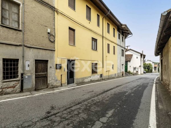 appartamento in vendita a Caravino in zona Masino