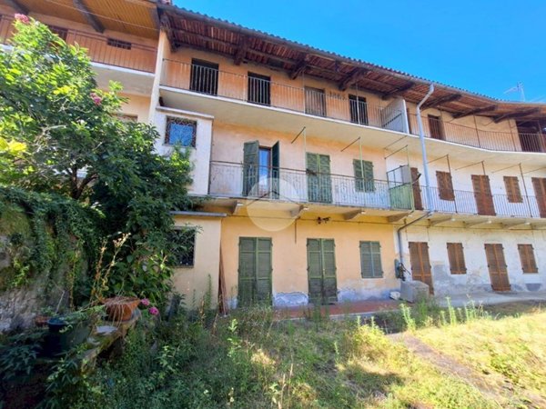 casa indipendente in vendita a Caravino in zona Masino