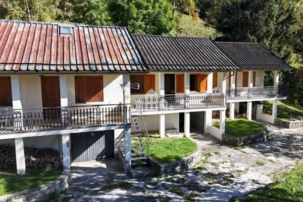 casa indipendente in vendita a Carema