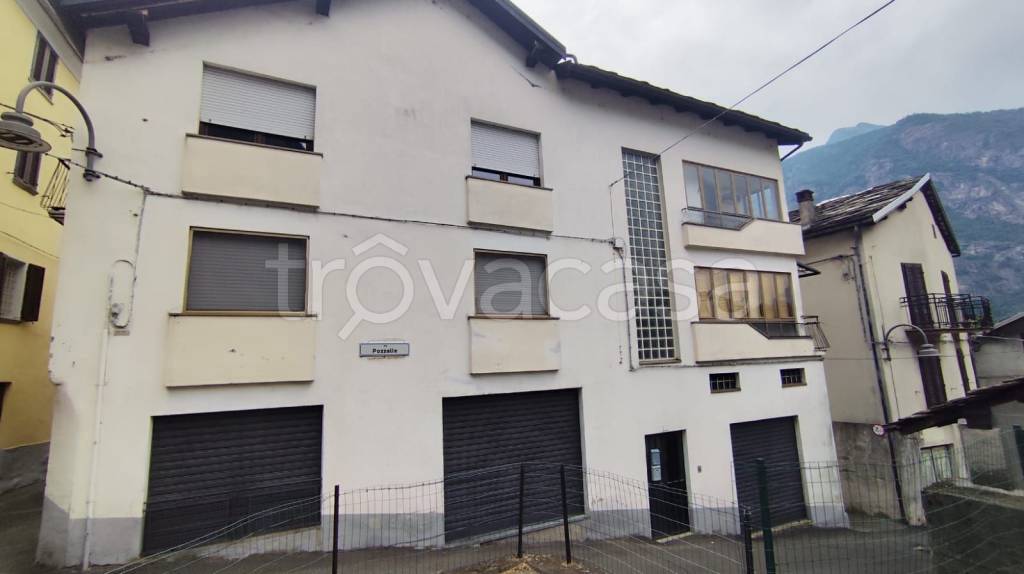 casa indipendente in vendita a Carema