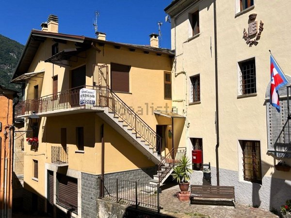 casa indipendente in vendita a Carema