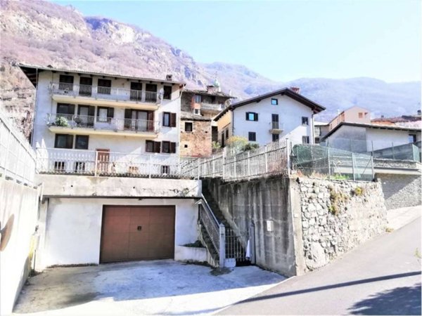 casa indipendente in vendita a Carema