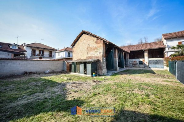 casa indipendente in vendita a Carignano