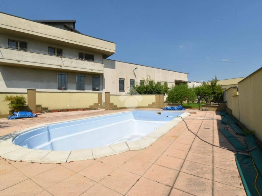 casa indipendente in vendita a Carignano