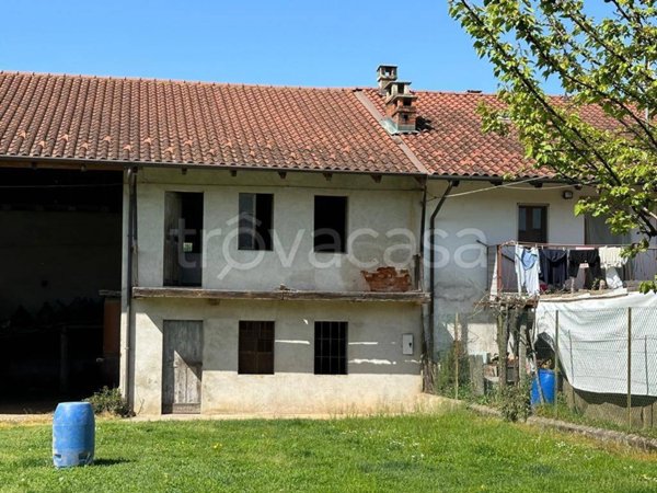 casa indipendente in vendita a Carignano