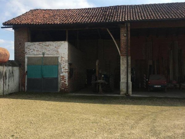 casa indipendente in vendita a Carignano