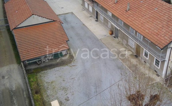 casa indipendente in vendita a Carignano
