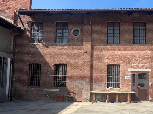 casa indipendente in vendita a Carignano