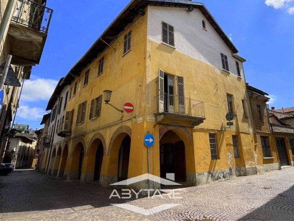 casa indipendente in vendita a Carignano