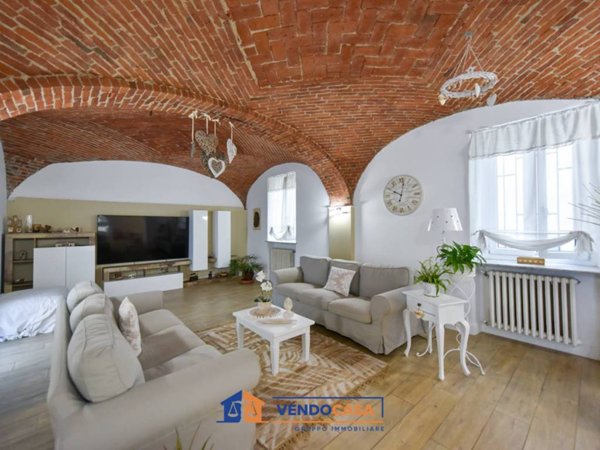 casa indipendente in vendita a Carignano