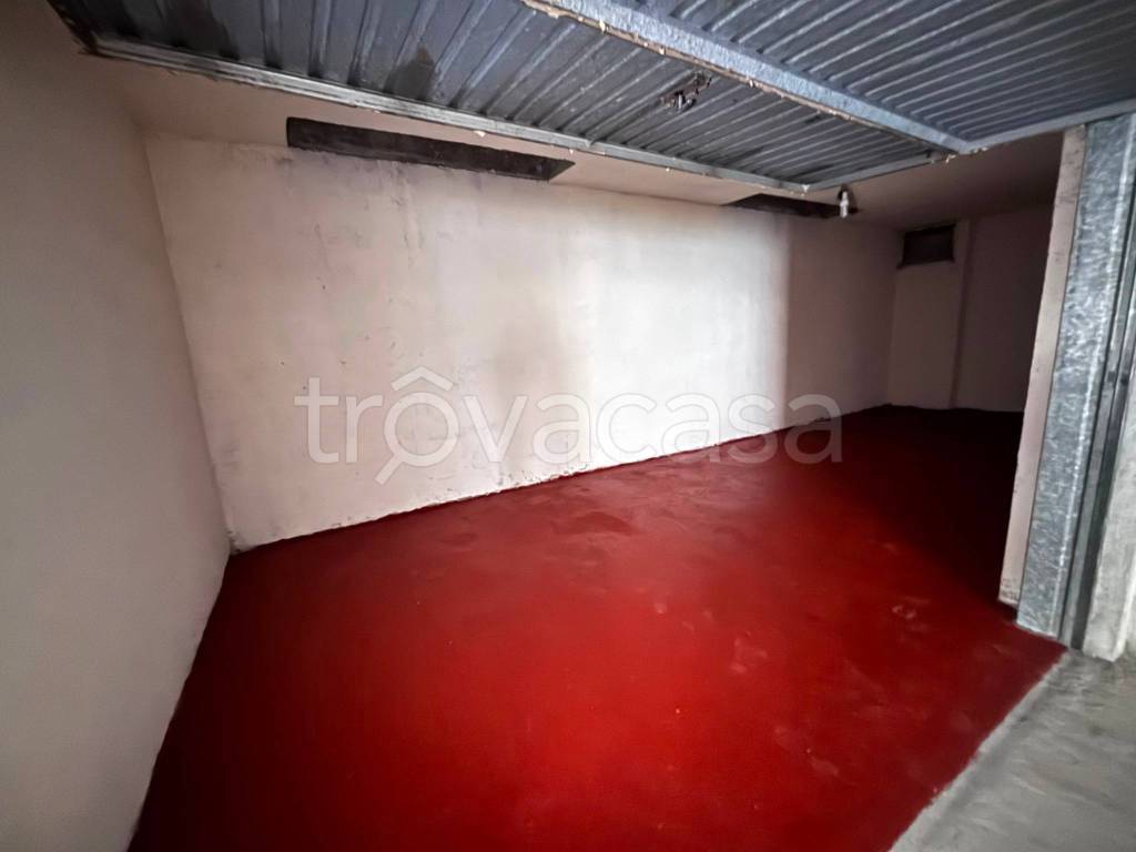 locale di sgombero in vendita a Carignano