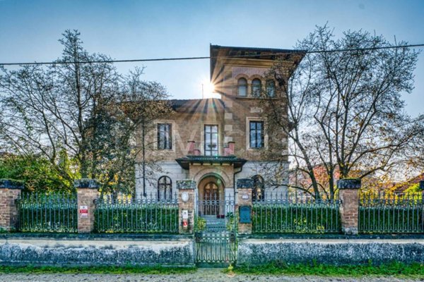 casa indipendente in vendita a Carignano