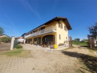 casa indipendente in vendita a Carignano