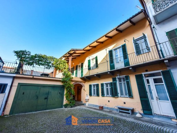 casa indipendente in vendita a Carignano