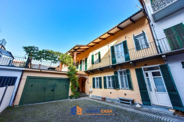 casa indipendente in vendita a Carignano