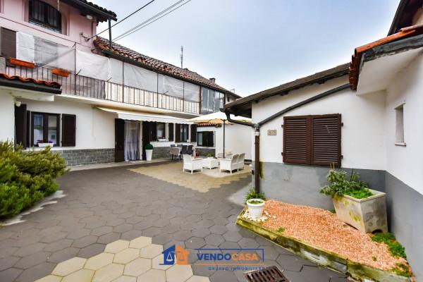 casa indipendente in vendita a Carignano