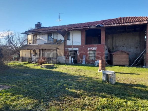 casa indipendente in vendita a Carignano
