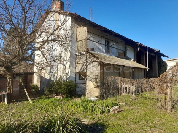 casa indipendente in vendita a Carignano