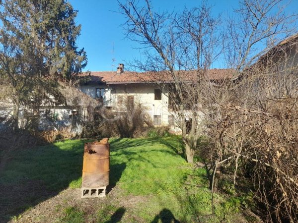 casa indipendente in vendita a Carignano