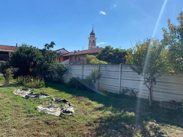 casa indipendente in vendita a Carignano