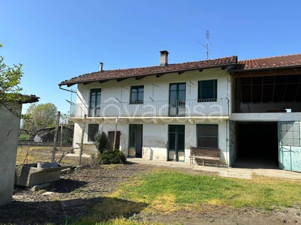 casa indipendente in vendita a Carignano