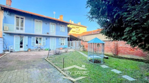 casa indipendente in vendita a Carignano