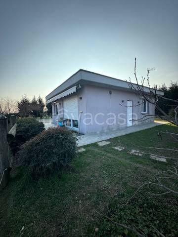 casa indipendente in vendita a Carignano