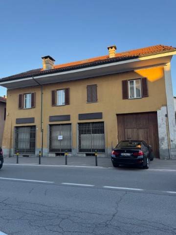 intera palazzina in vendita a Carignano