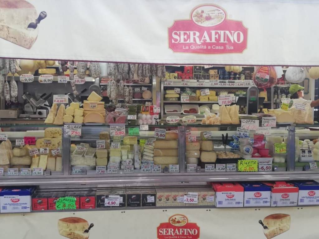negozio in vendita a Carignano