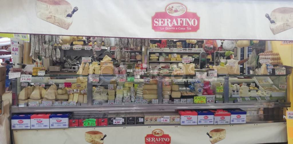 negozio in vendita a Carignano