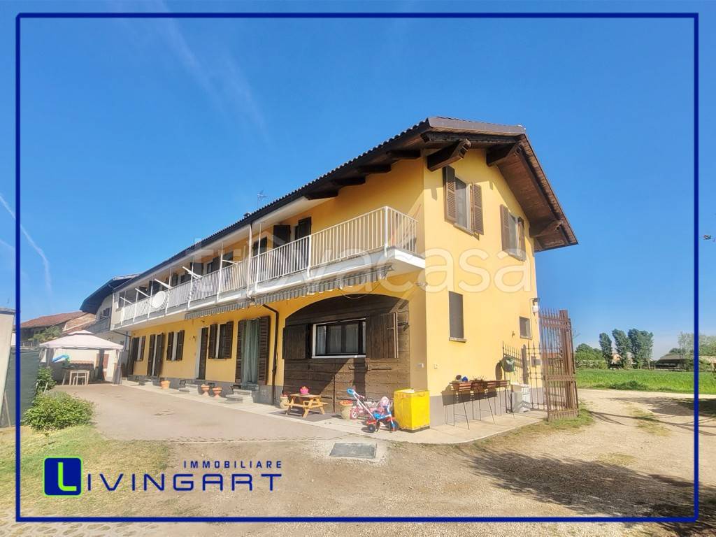 casa indipendente in vendita a Carignano