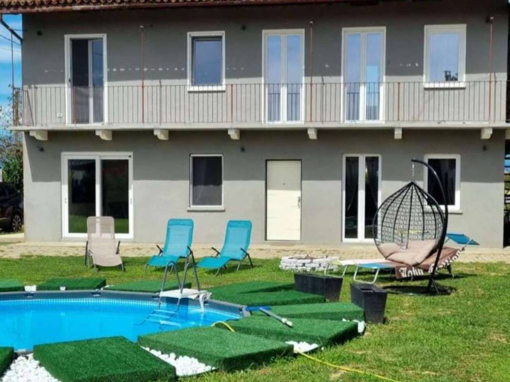 casa indipendente in vendita a Carignano