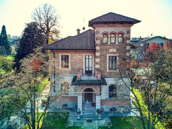casa indipendente in vendita a Carignano