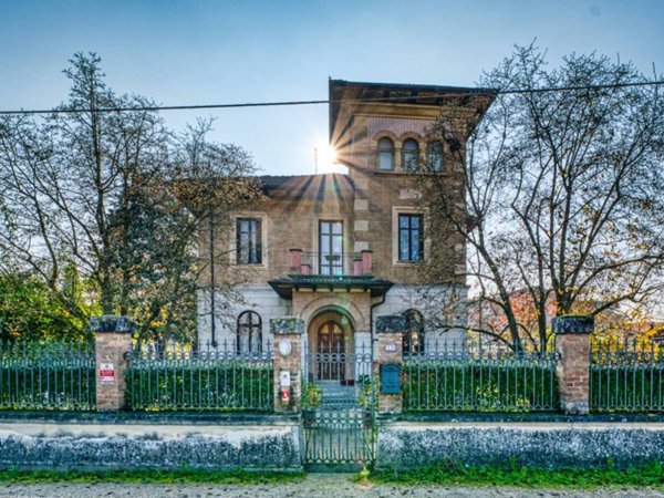 casa indipendente in vendita a Carignano