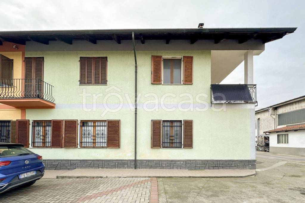 casa indipendente in vendita a Carignano