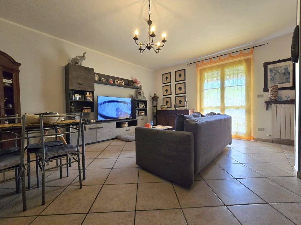 casa indipendente in vendita a Carignano