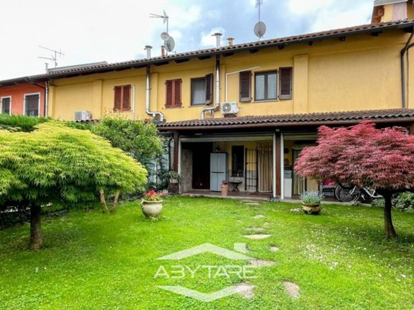 casa indipendente in vendita a Carignano