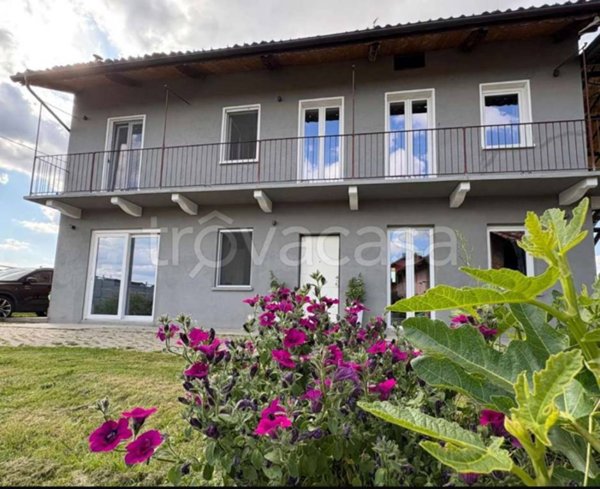 casa indipendente in vendita a Carignano