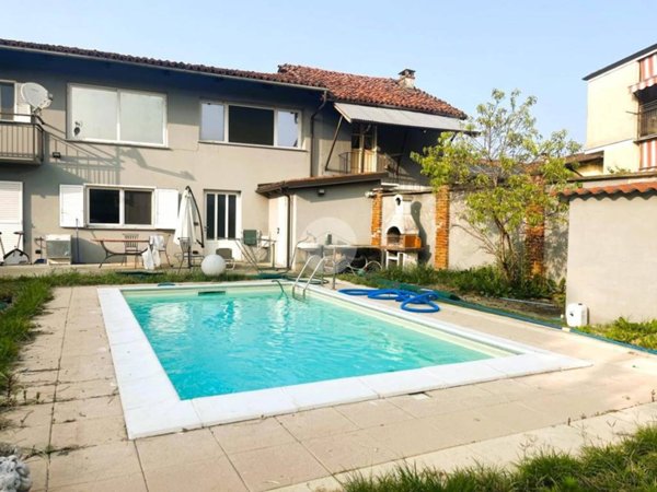 casa semindipendente in vendita a Carignano
