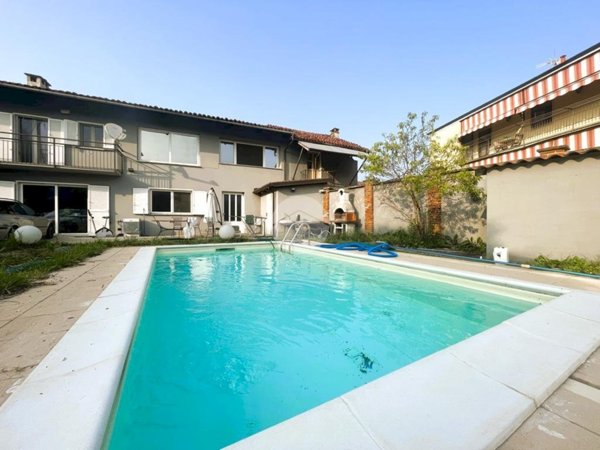 casa semindipendente in vendita a Carignano