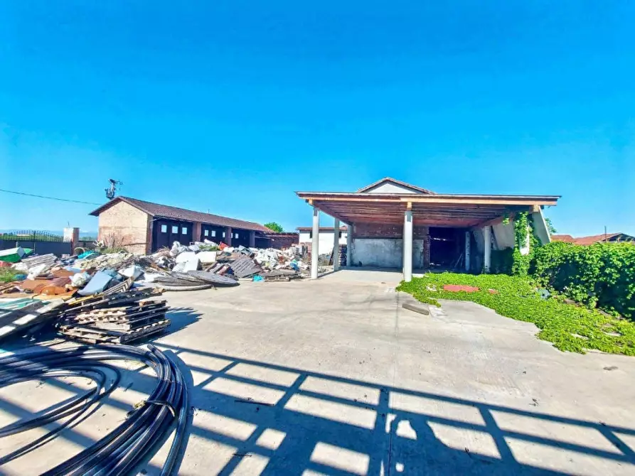 casa indipendente in vendita a Carignano