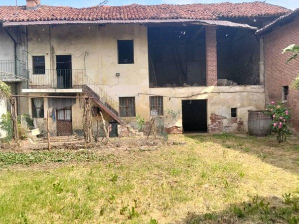 casa indipendente in vendita a Carignano