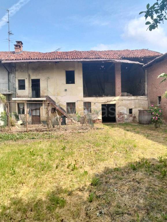 casa indipendente in vendita a Carignano