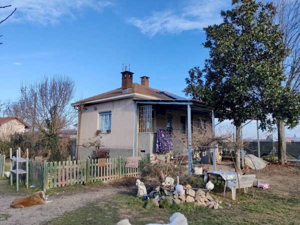 casa indipendente in vendita a Carignano