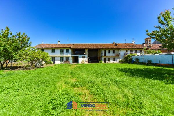 casa indipendente in vendita a Carignano