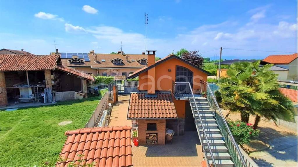 casa indipendente in vendita a Carignano