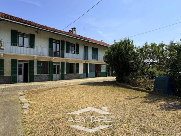 casa semindipendente in vendita a Carignano
