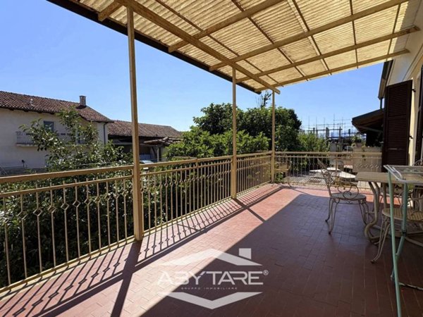 casa indipendente in vendita a Carignano